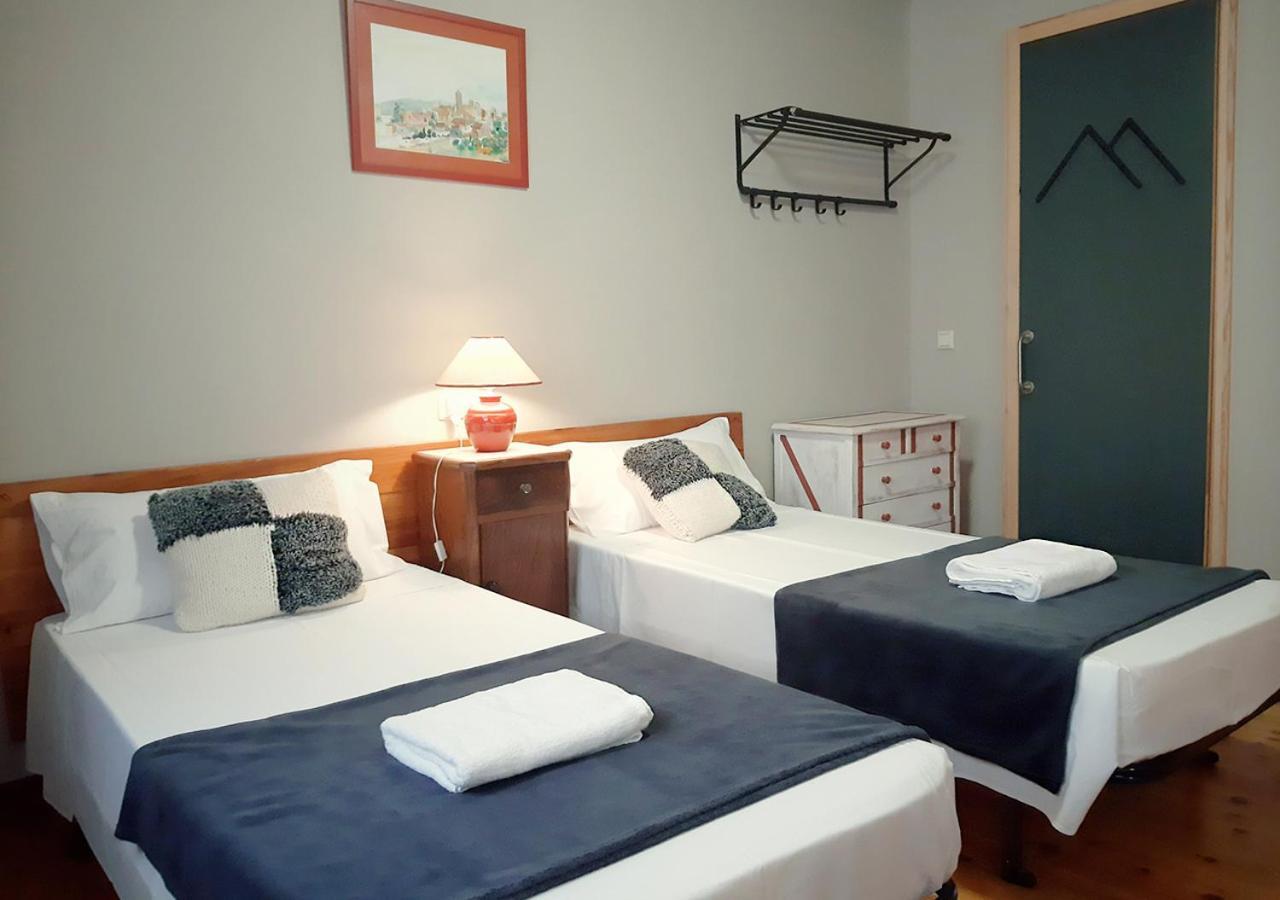 Hostal Fonda Prat Puigcerda Exterior photo