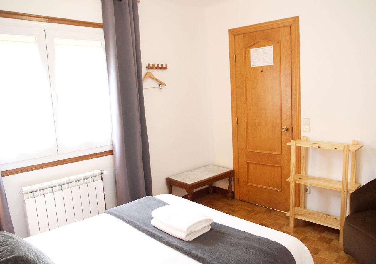 Hostal Fonda Prat Puigcerda Exterior photo